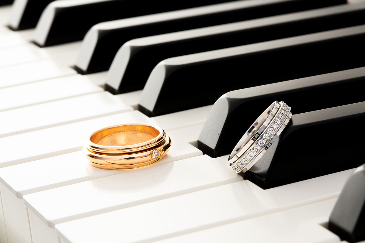 PIAGET Possession系列: 18K玫瑰金鑲鑽戒指、18K白金鑲鑽戒指。
