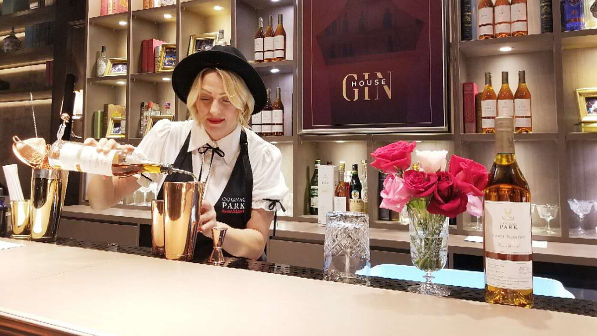 法國派克干邑全球大使Naomi Schimek將再次巡迴到台灣，女力席捲酒界新風潮