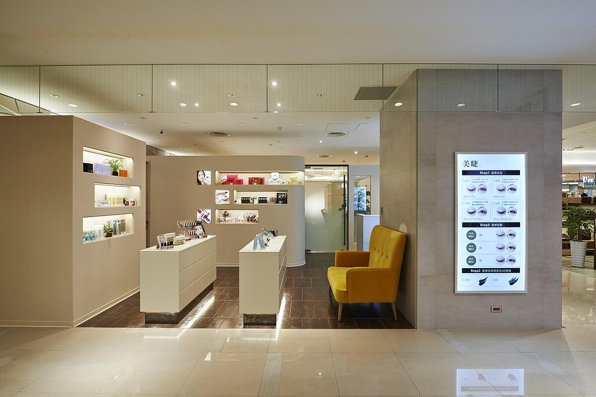 進口日本專業睫毛品牌Beauty Gene professional，包括醫療等級用膠，還有具彩妝效果的彩色睫毛。