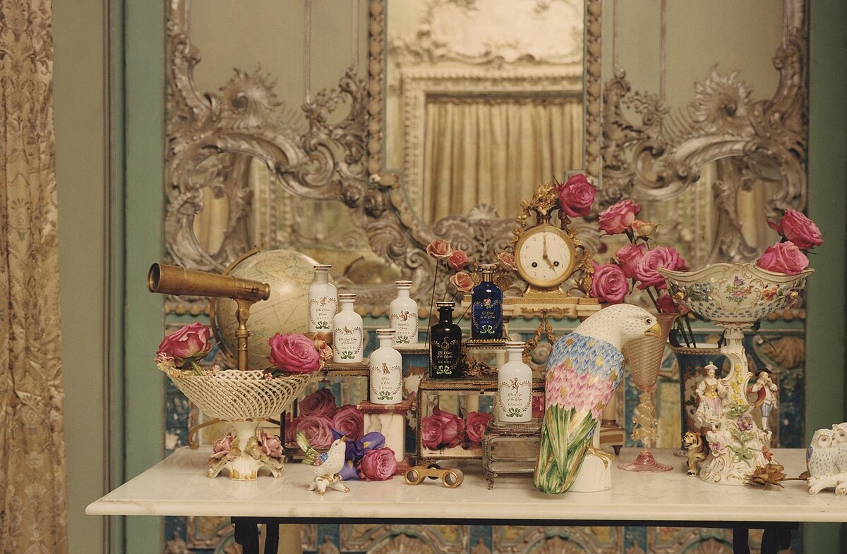 Gucci以煉金師的實驗科學為靈感，推出7款淡香精，4款香氛精油，3款香氛純露以及1款香氛蠟燭。