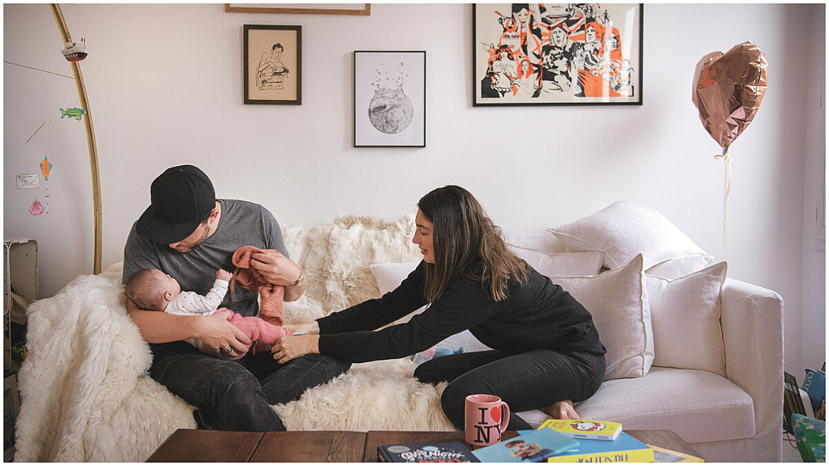 這些法國夫婦一起休育嬰假帶小孩！「生產不應該被認為僅止於女性的事，而是夫婦所共同面對。」