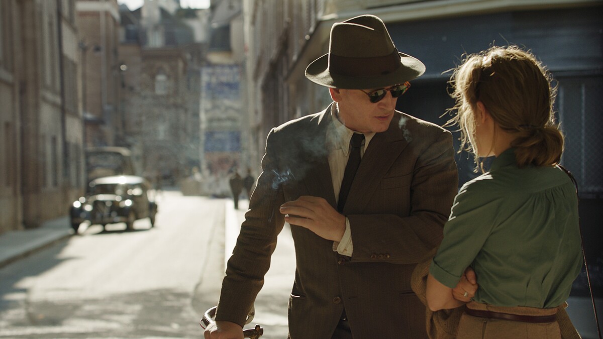 「不但等待，還必須寫下這樣的等待，下一次擁抱就是思念的盡頭。」《廣島之戀》作家暢銷國際自傳小說改編《莒哈絲的漫長等待》