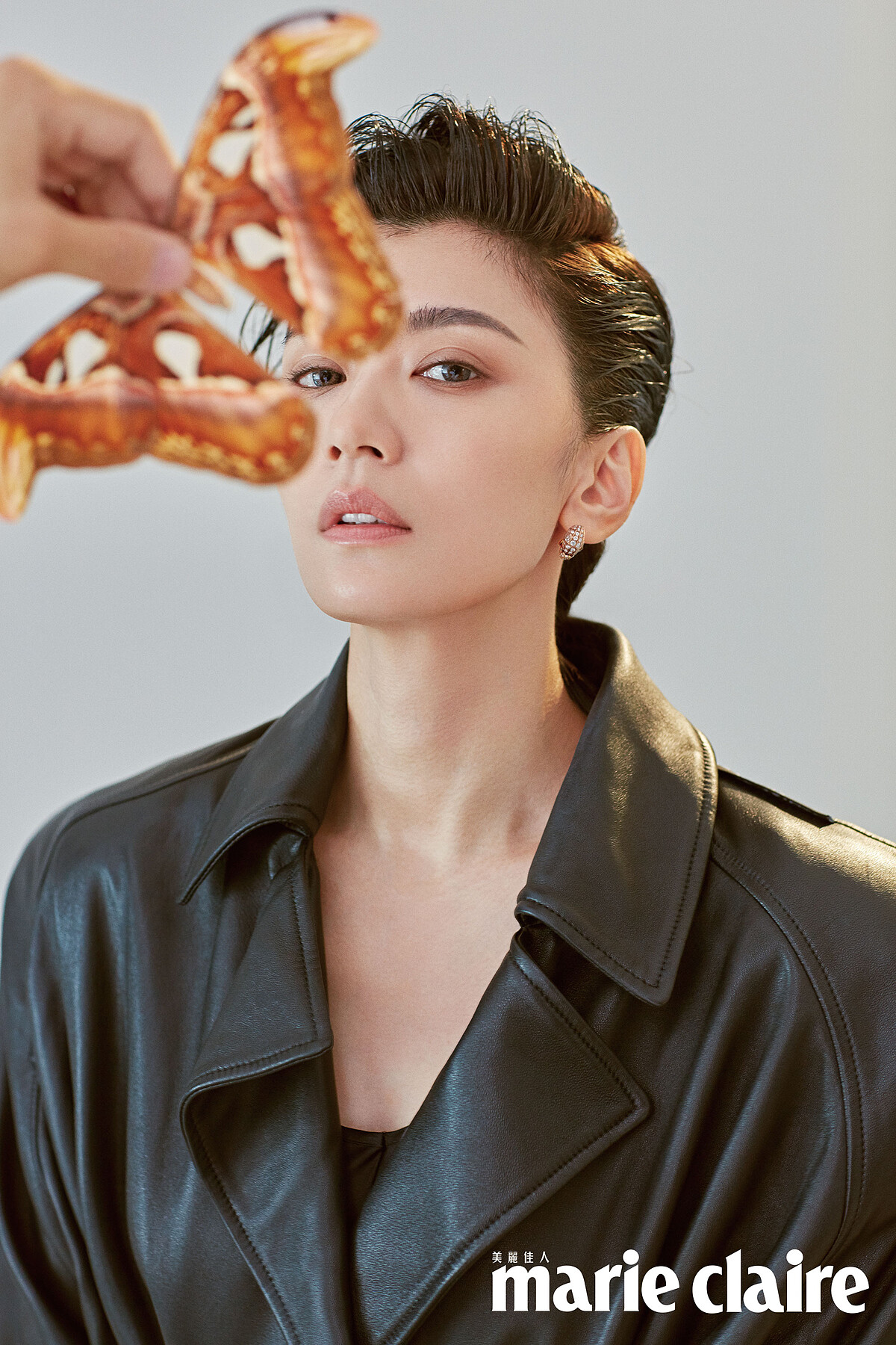 寬肩皮革外套，Balenciaga