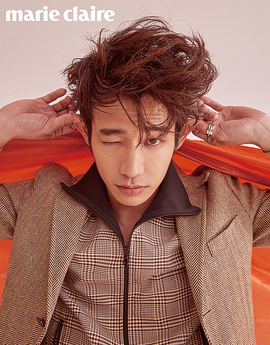 18K白金鑲鑽 B.zero1 戒指，Bulgari；毛呢西裝外套，Polo Ralph Lauren；格紋休閒外套，Stella McCartney。