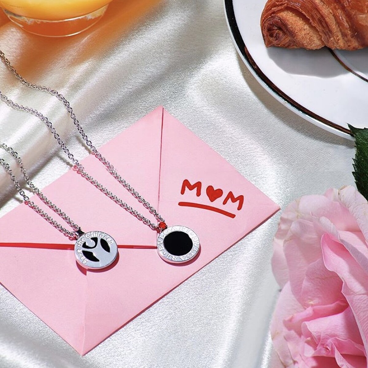 Bulgari「Save The Children」救助兒童會10周年紀念項鍊