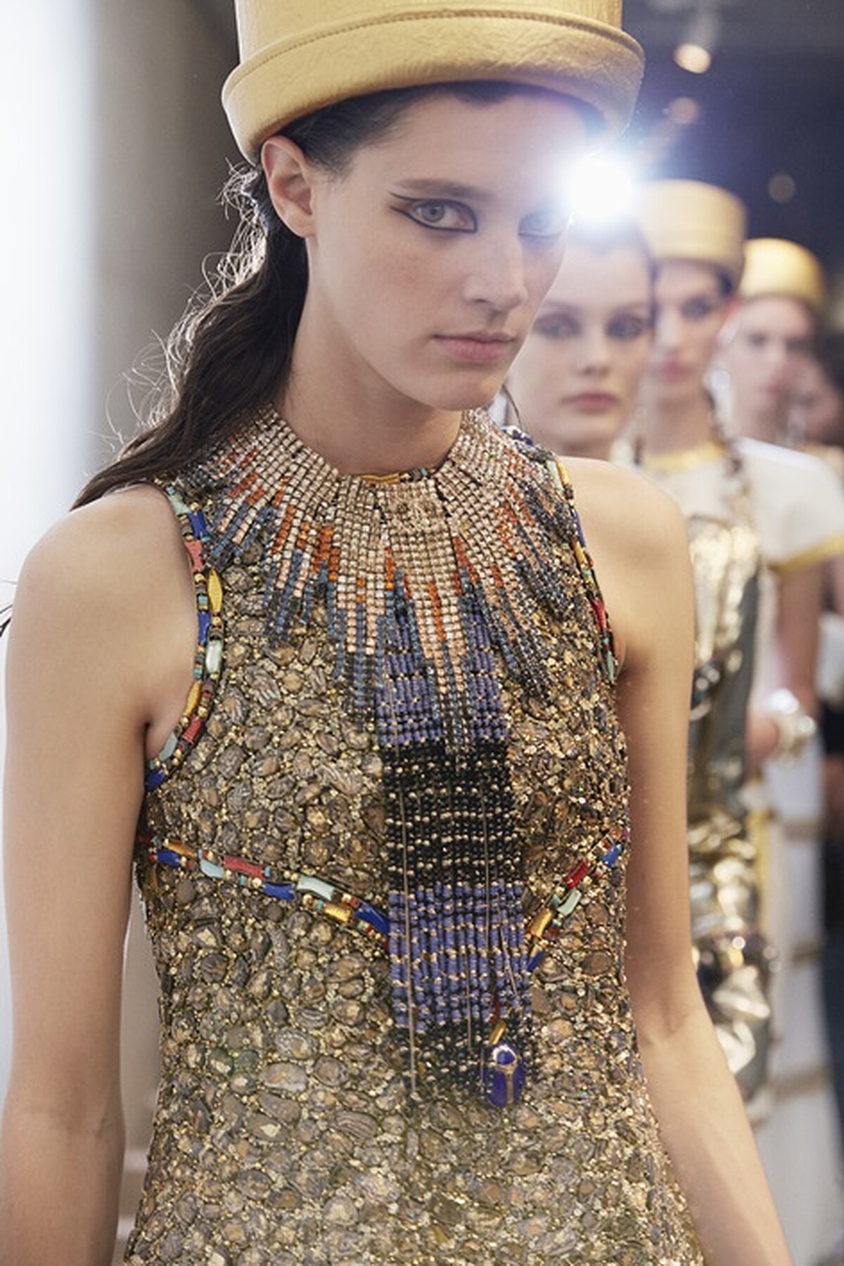 Chanel 2019 工坊大秀後台。