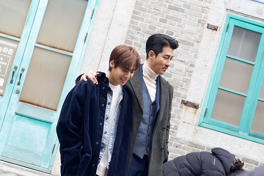 在《和遊記》裡飾演弼雲洞28號雜貨店老闆的孫子 -振賢。