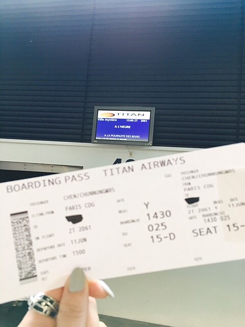 機票上的目的地則塗黑處理