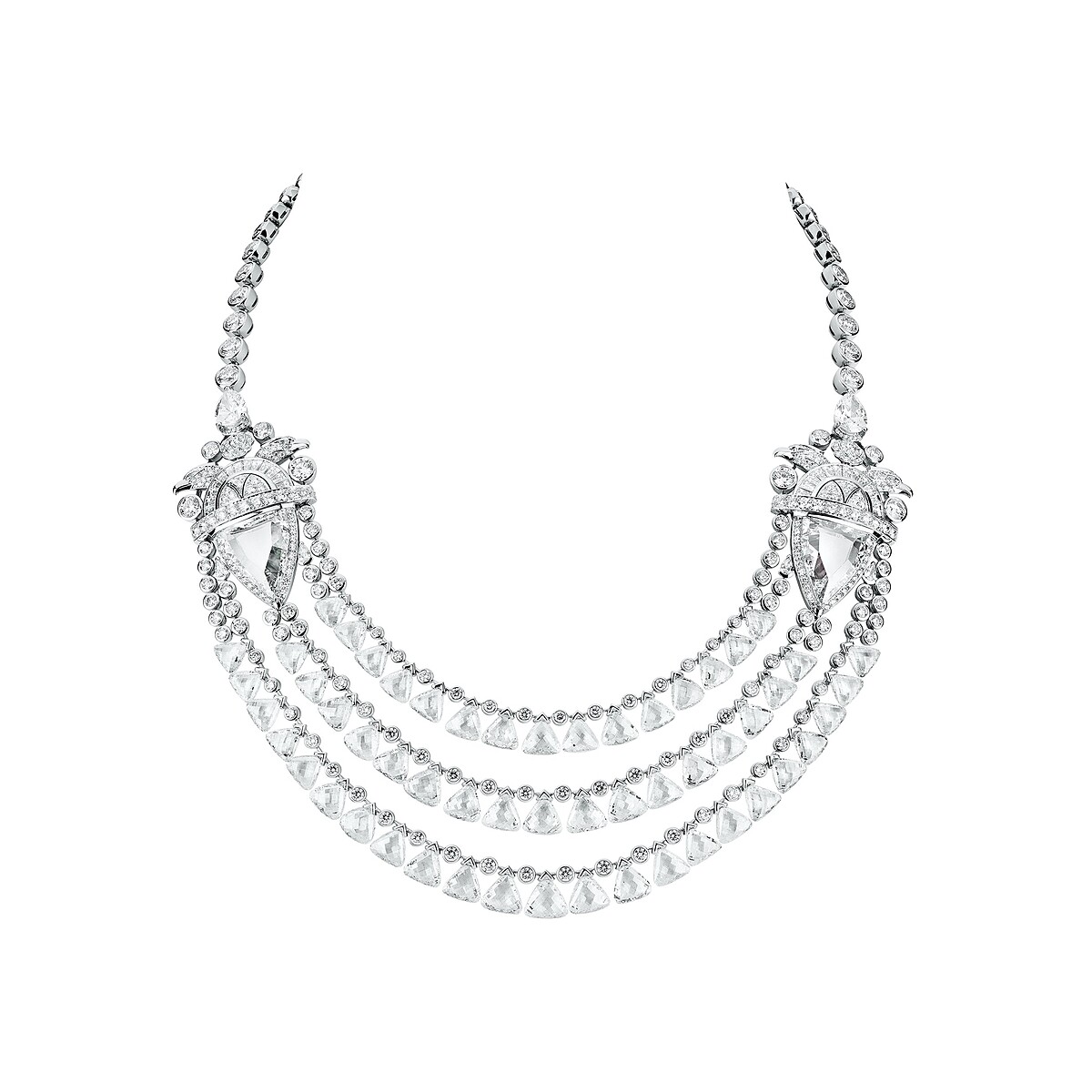 Chanel Aigle Protecteur necklace