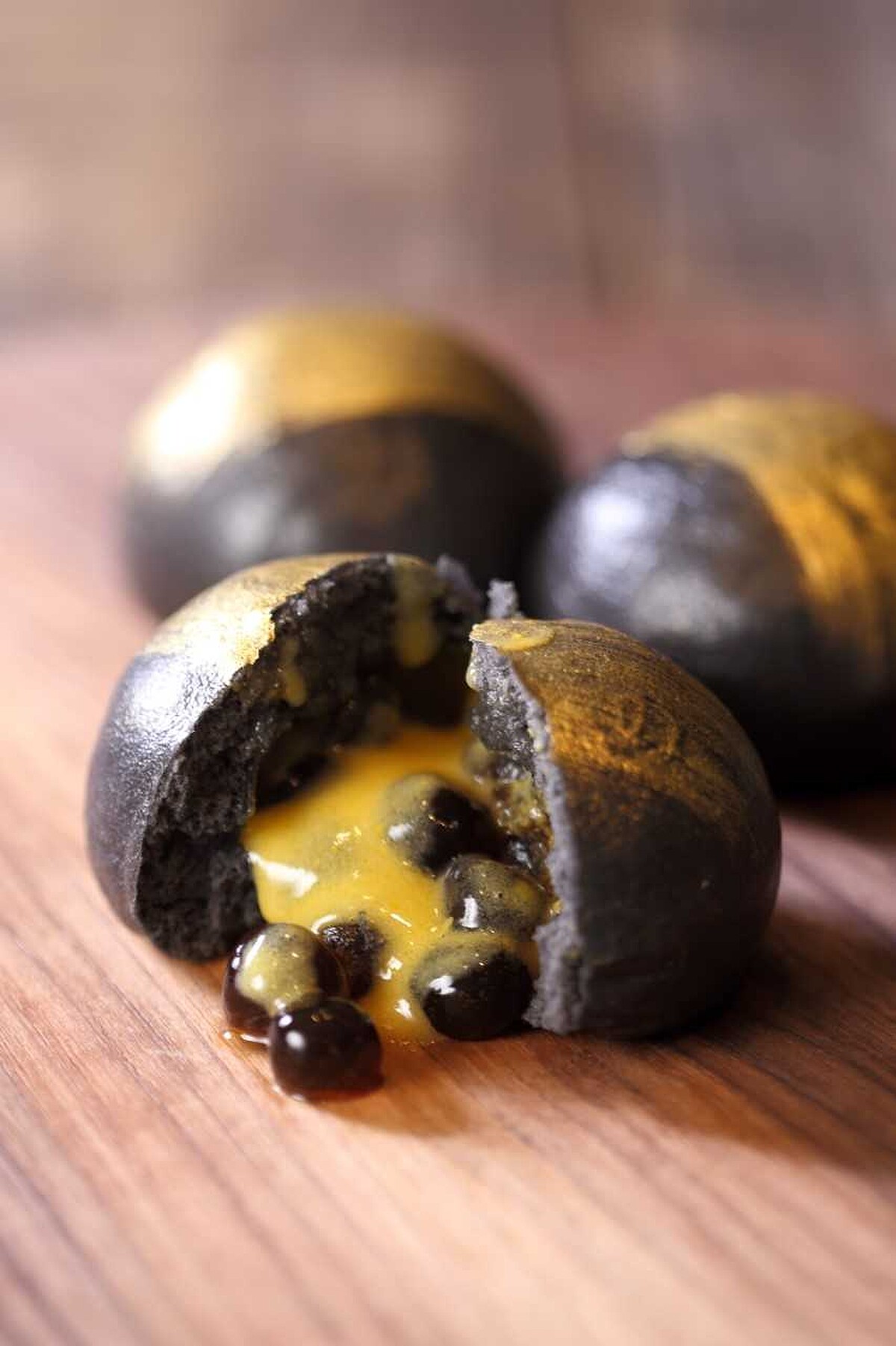 珍珠黑金流沙包 每份120元起。