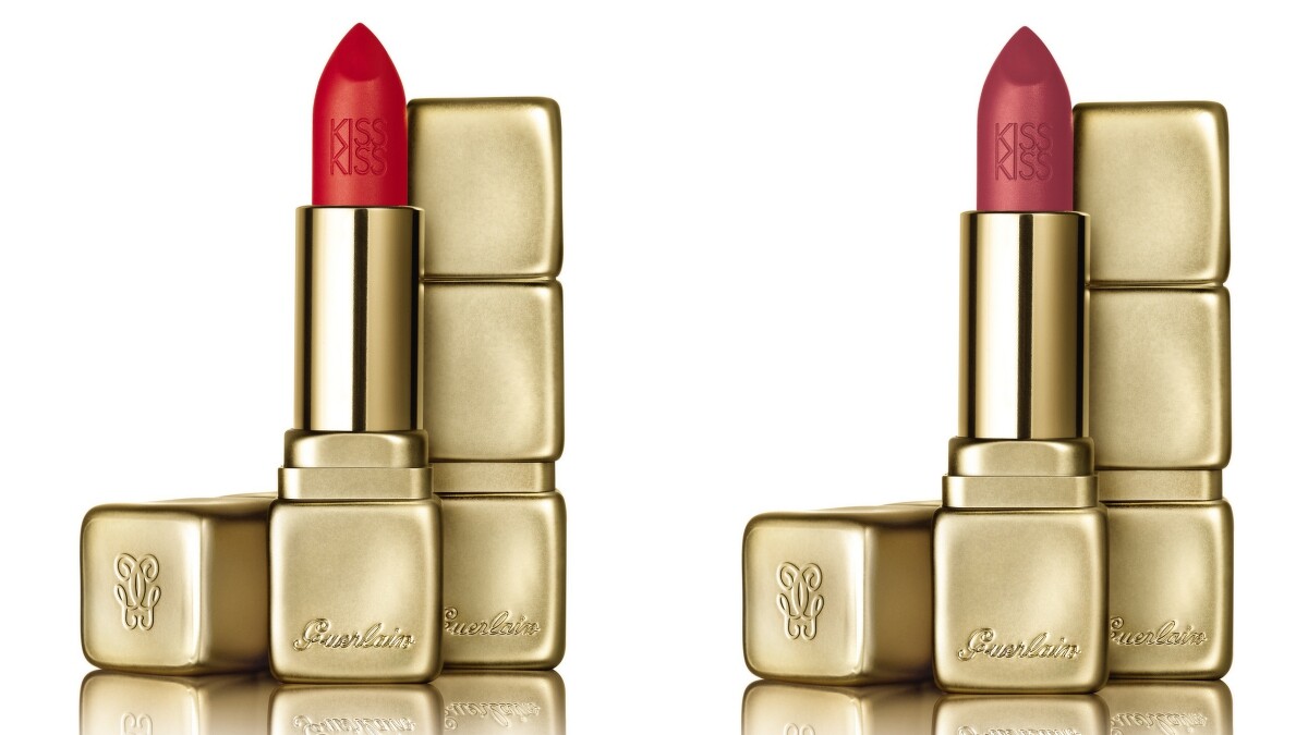 嬌蘭KISSKISS法式之吻華麗絲霧唇膏(左)#M347、(右)#M375。