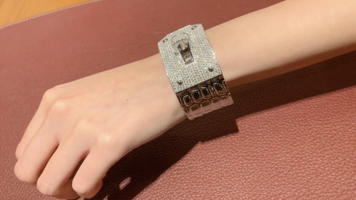 Kelly Milanaise系列 鱷魚皮紋白金鑲白鑽米蘭編織手環