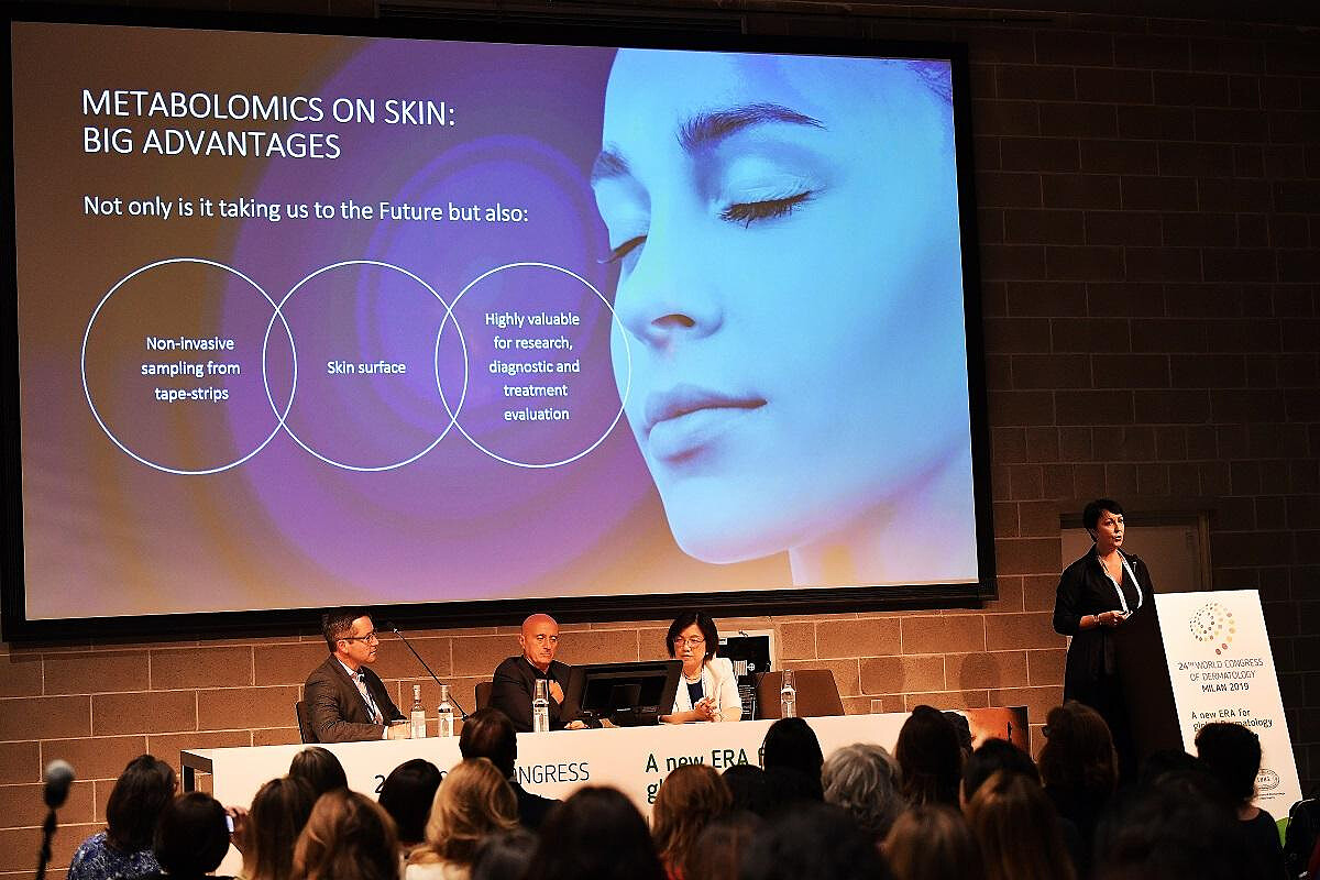 由雅詩蘭黛皮膚生物學與生物活性物質研發副總裁暨首席科學家 Nadine Pernodet 博士領軍，了解晝夜節律對皮膚影響。