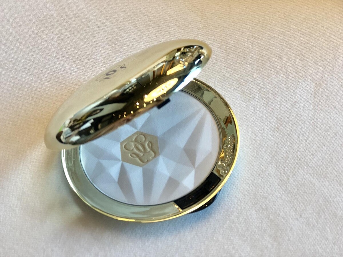 24K純金光絲霧蜜粉餅