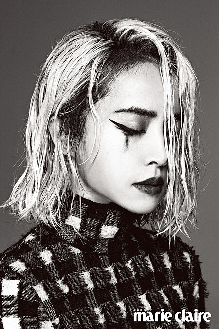 格紋高領上衣，Dior。