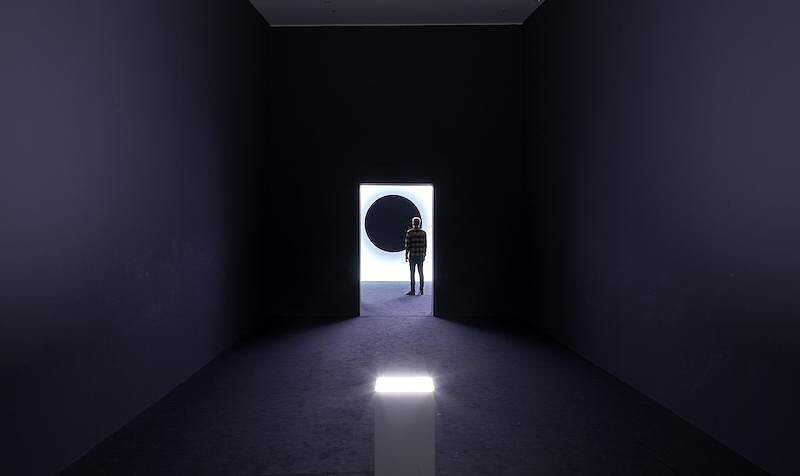 《臨界點》2018 DLP投影機、HMI燈、電腦、揚聲器 尺寸依空間大小而定 &copy; Ryoji Ikeda & studiohanswilschut, courtesy of Eye Filmmuseum