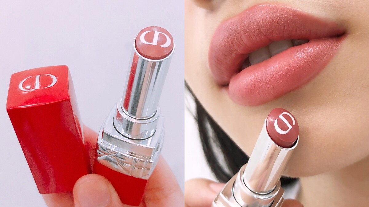DIOR迪奧超惹火升級成精萃唇膏，口紅中心多了白色CD Logo蕊心，注入滿滿花植精華油，一抹微霧染唇更滋潤