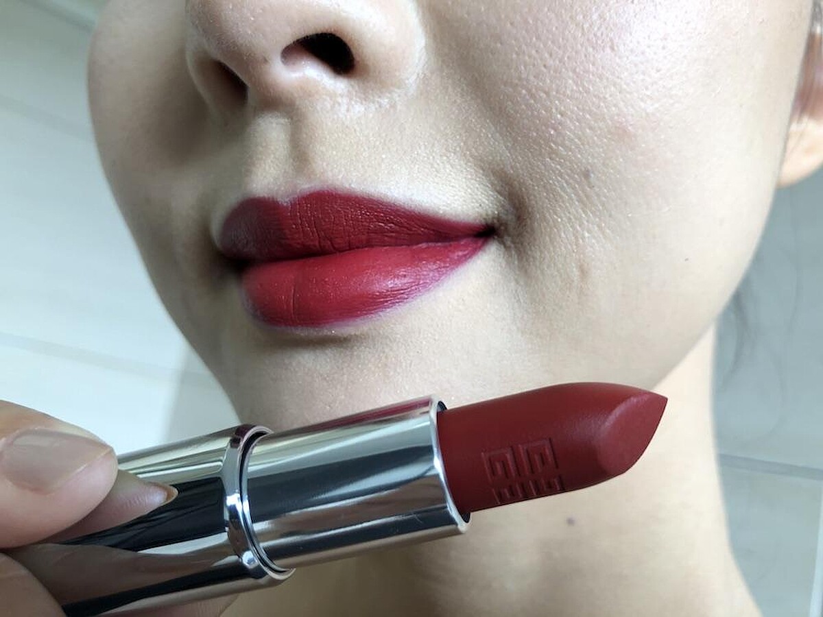 主打色#37 帶有藍調的氣勢紅