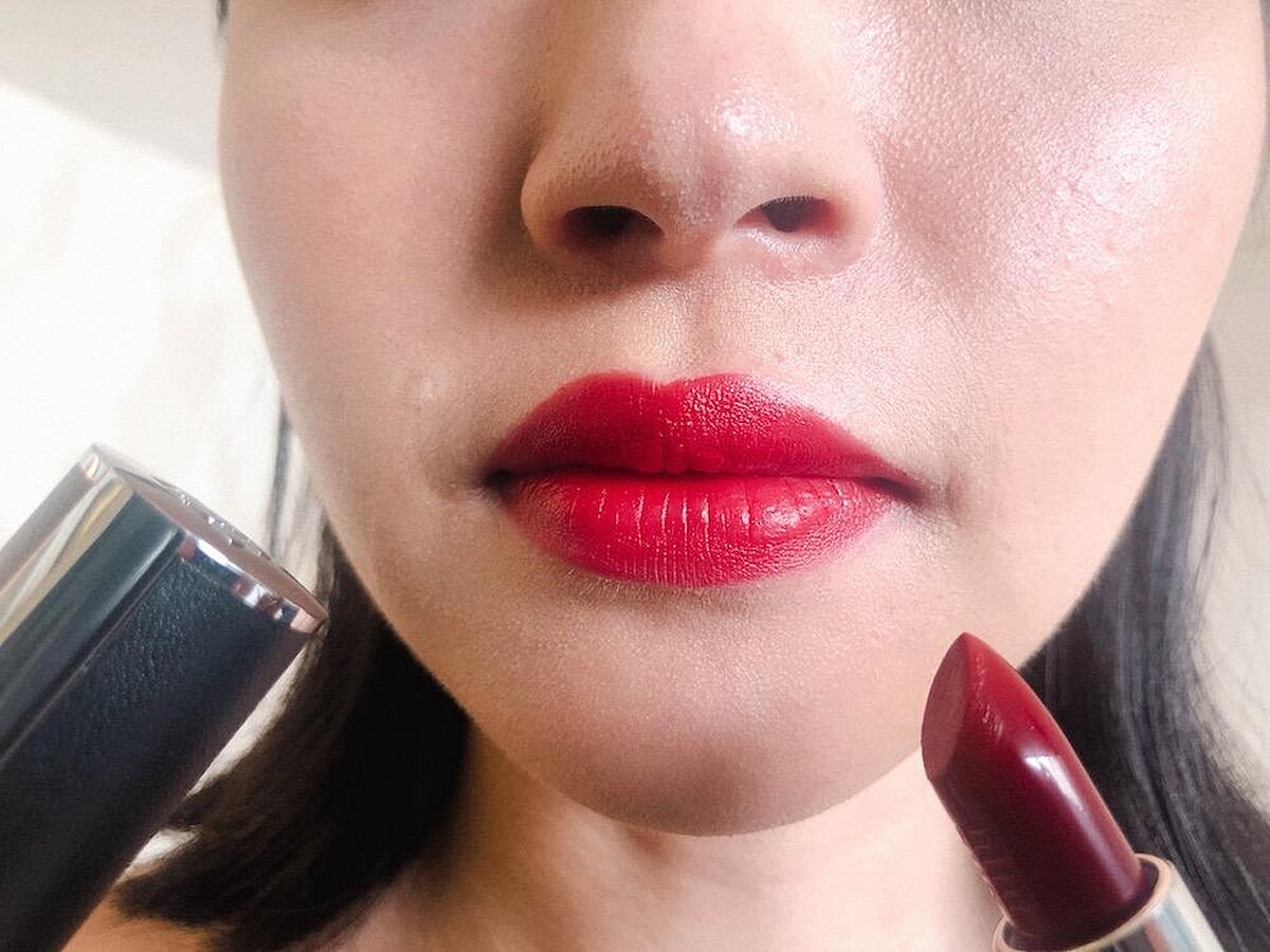 主打色為#333,紀梵希的經典紅