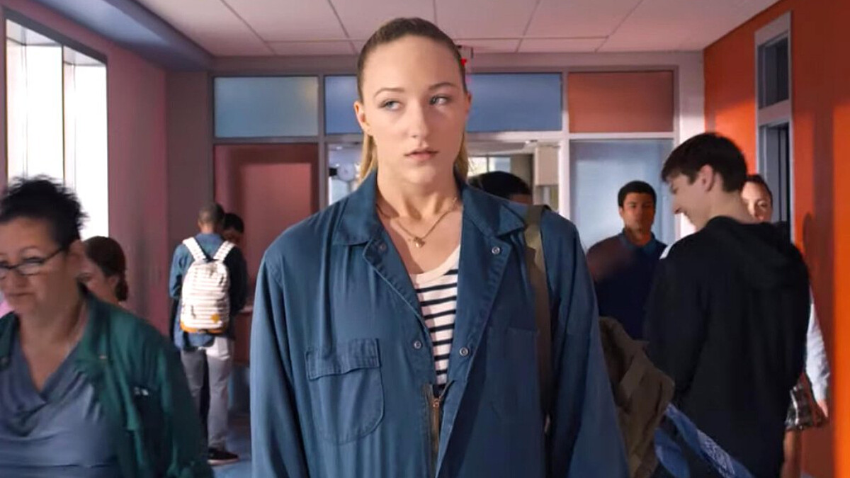 《女孩我最高》187高妹的苦惱！Netflix校園勵志新片：「總有一天，妳會抬頭挺胸的說，我喜歡187公分的自己。」