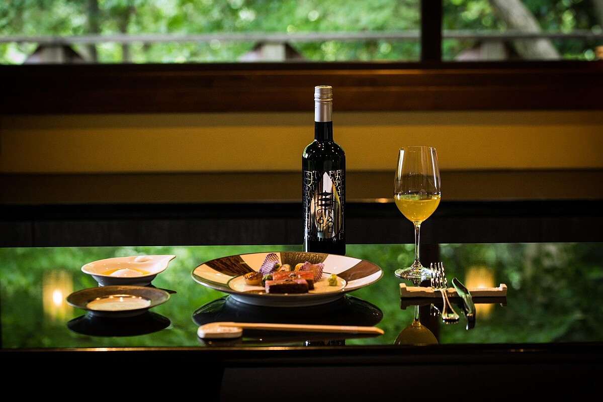 誠品生活號｜宇治園｜頂級世界高峰會指定佐茶｜推薦價2,650元。