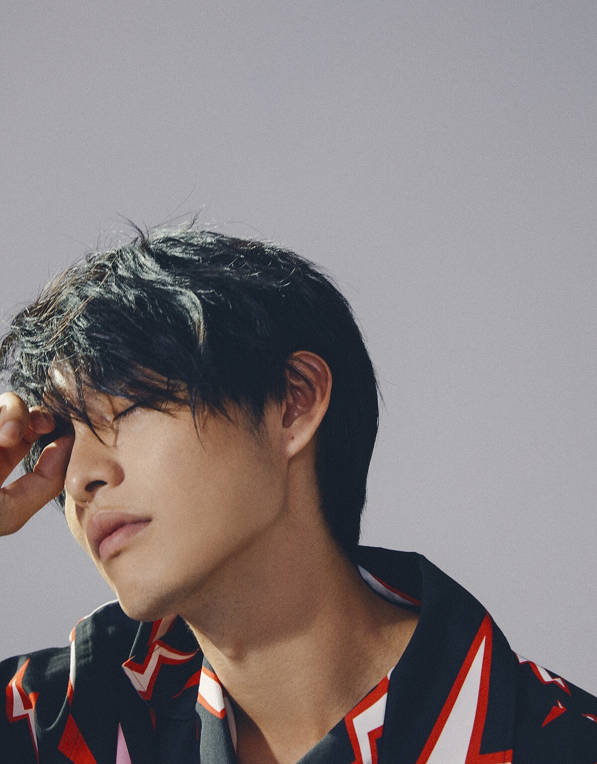 塗鴉印花短袖襯衫，Prada。