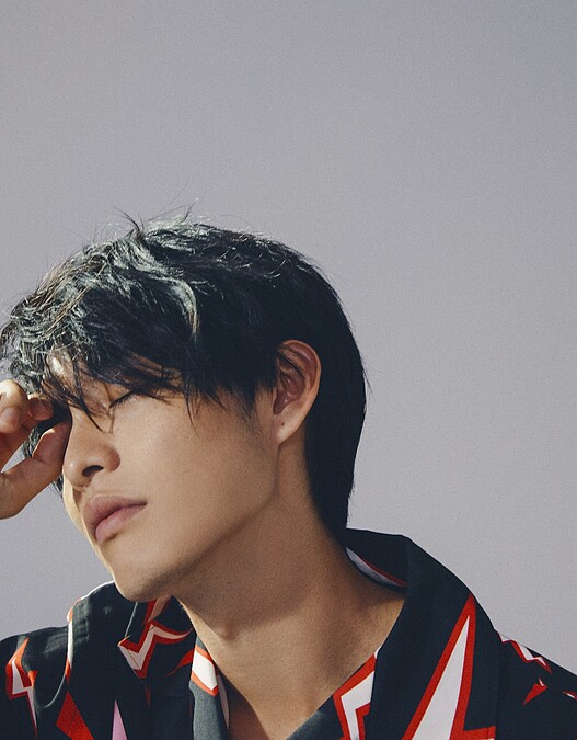 塗鴉印花短袖襯衫，Prada。