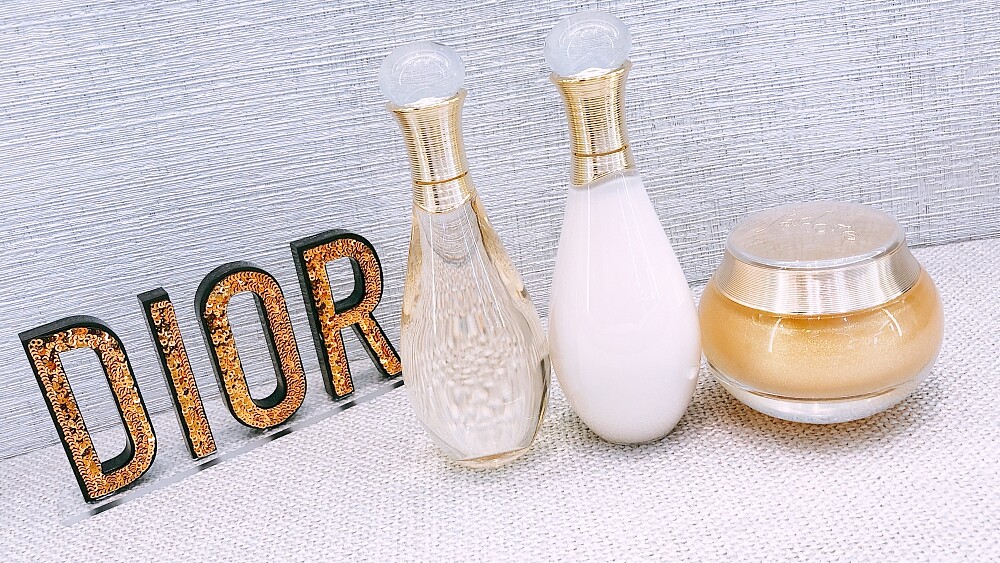 Dior迪奧J’adore推出專屬「金燦沐浴系列」，飄著J’adore香氣的沐浴精油、帶有細緻珠光的身體凝露，讓沐浴時光變成奢華享受