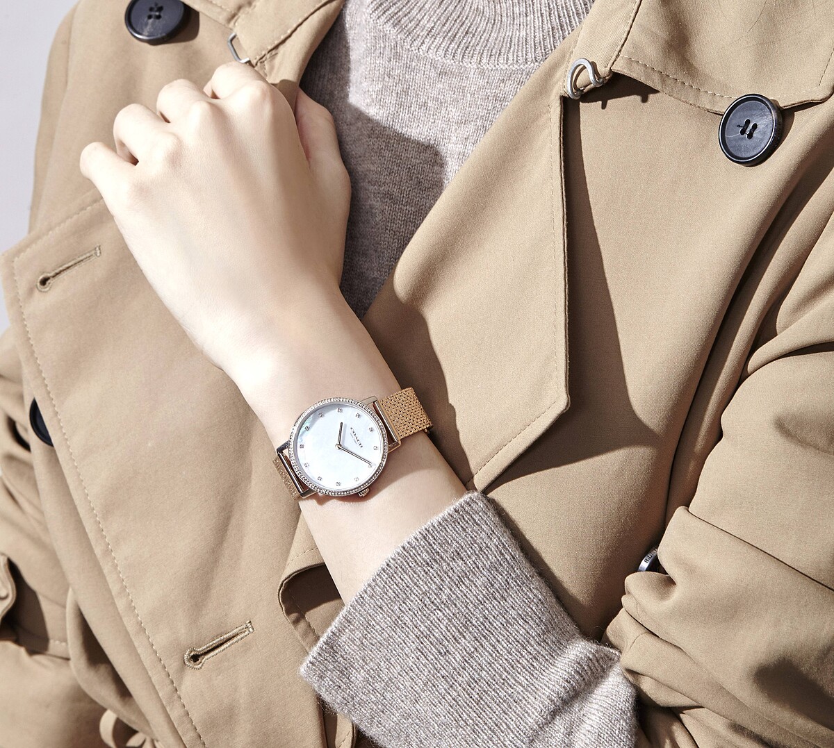 Audrey系列金色新款腕錶，NT10,800。