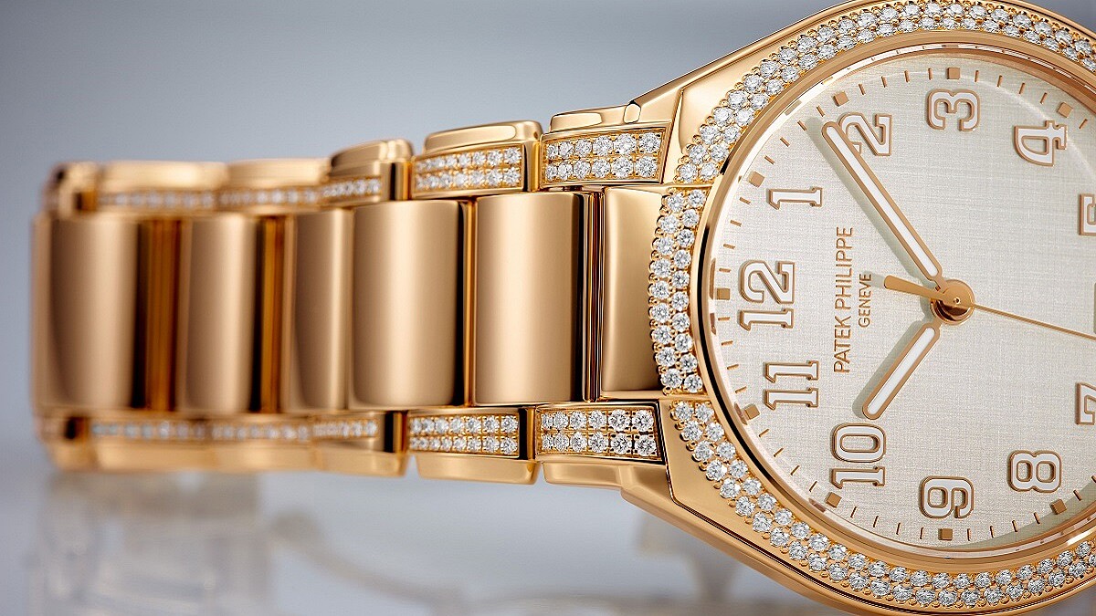 戴上百達翡麗Twenty~4 Automatic腕錶，綻放優雅時尚魅力！