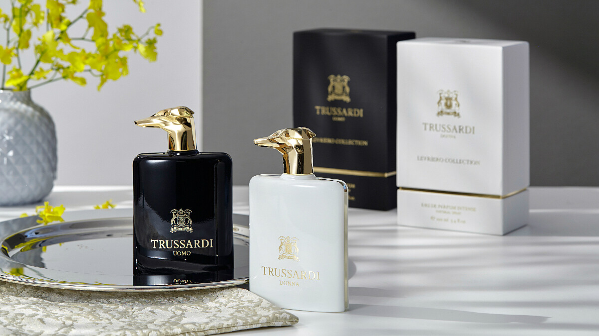 香氛控年度收藏清單再追加！這組TRUSSARDI黑白絕美奢華小金犬造型的男女對香，從外觀到香味全都高級到讓人心空！