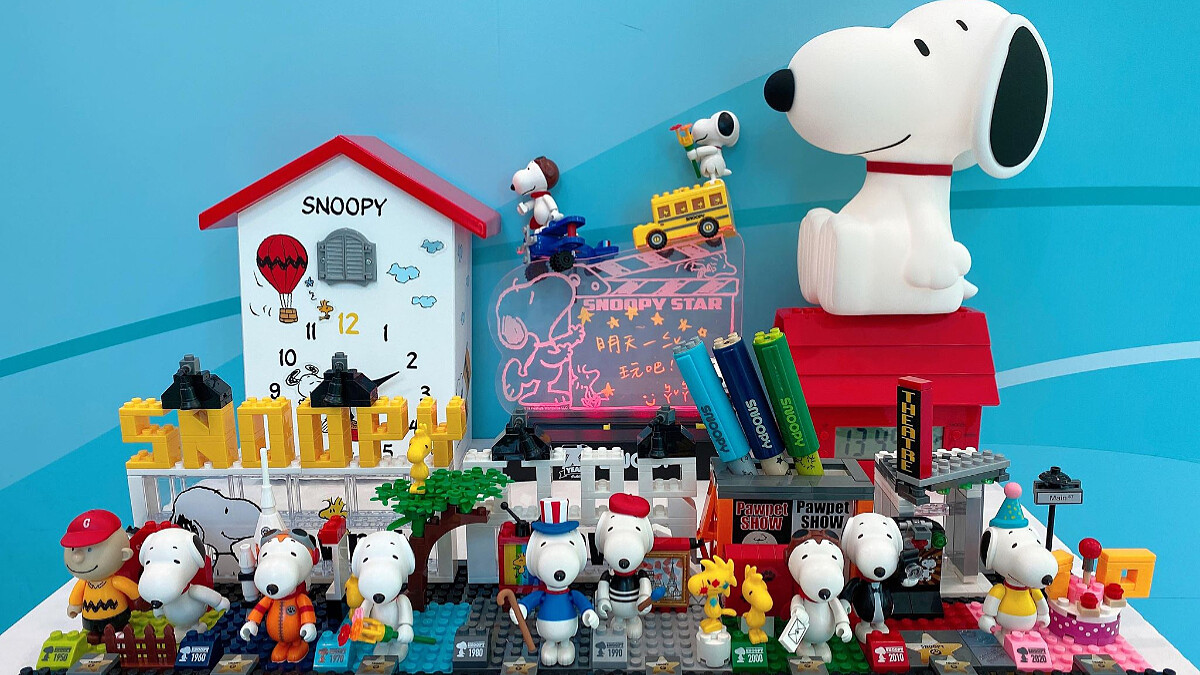 7-11全新史努比集點活動登場！11款超萌限量週邊，史努比積木公仔、觸控夜燈、狗屋鐘......都想帶回家