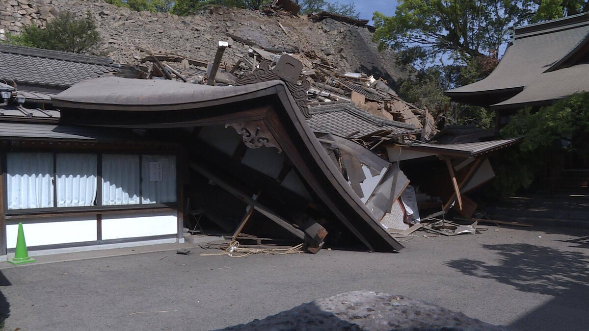 小神社抵擋不了劇烈搖晃
