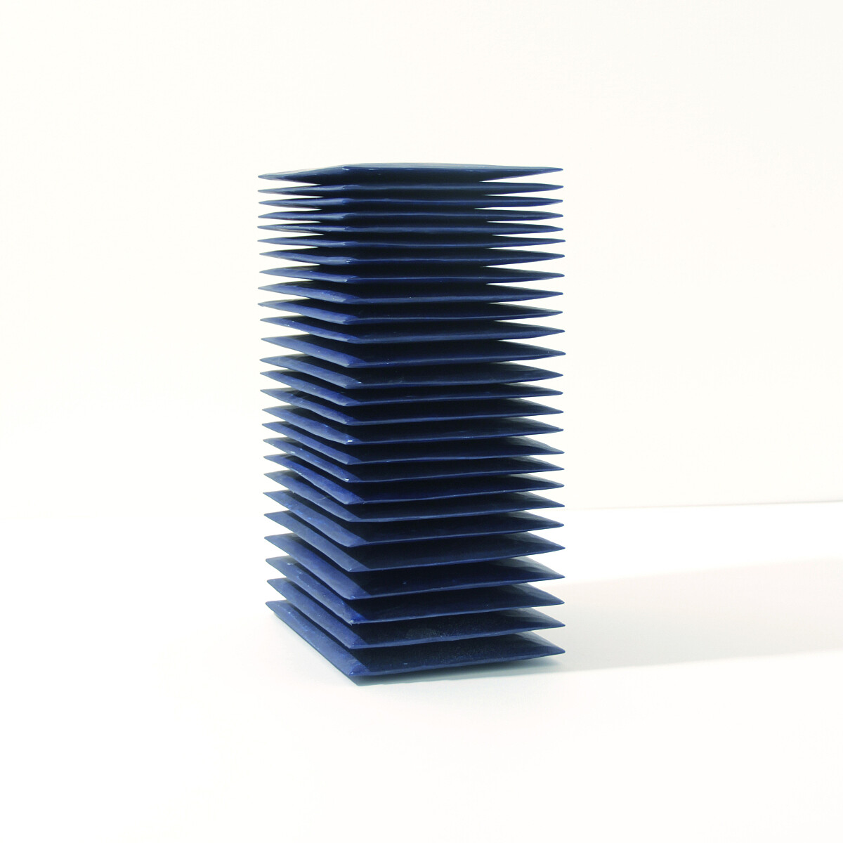 KOGURENTEN_坪田昌之Masayuki TSUBOTA_the layer of self (YT-1039)_18.5&times;26.5&times;12_ gesso, powdered mineral pigments, glue on basswood_2016