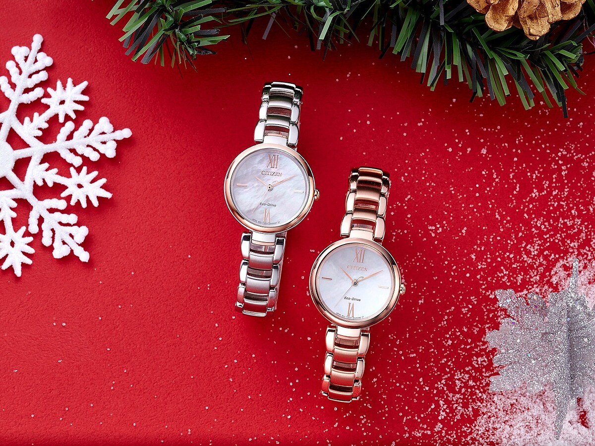 (左)EM0536-84Y／12,000元、(右)EM0532-85D／12,000元