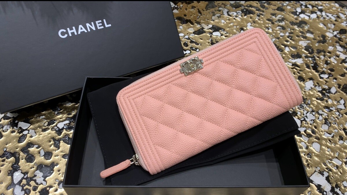 CHANEL小牛皮Boy Chanel拉鍊長夾，NT37,200