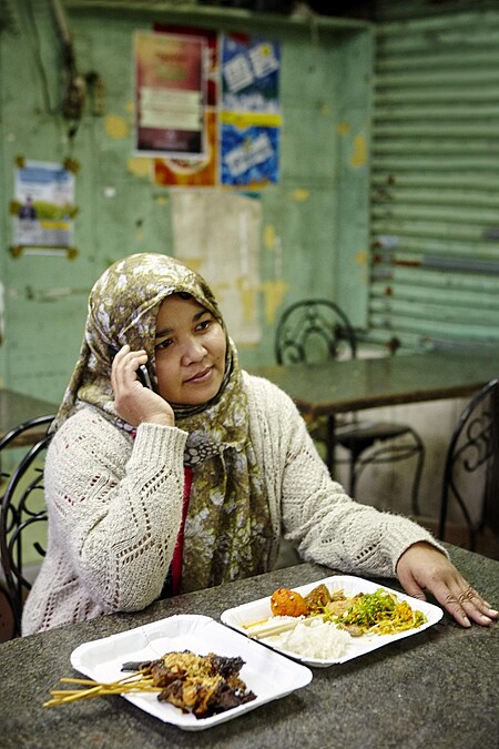 Mala：比起老公，我更想念兒子。但我還是會再來台灣，賺到錢回去蓋很大很漂亮的房子，全家一起住。