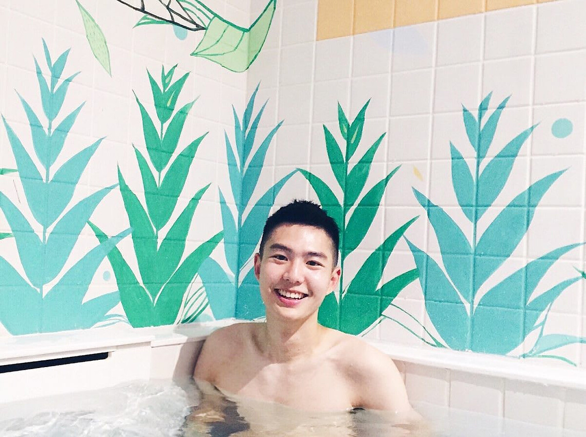 宜蘭礁溪的蔥澡設有不同主題的「藝術湯屋」，搭配各種彩繪牆面讓你好泡又好拍。