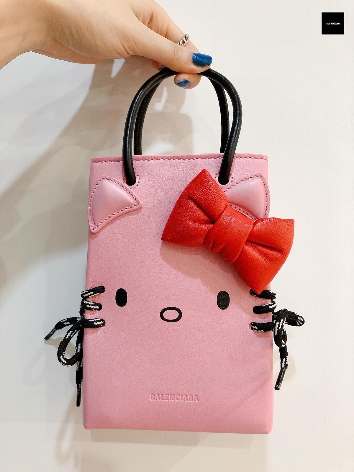 能放在手掌上的大小。