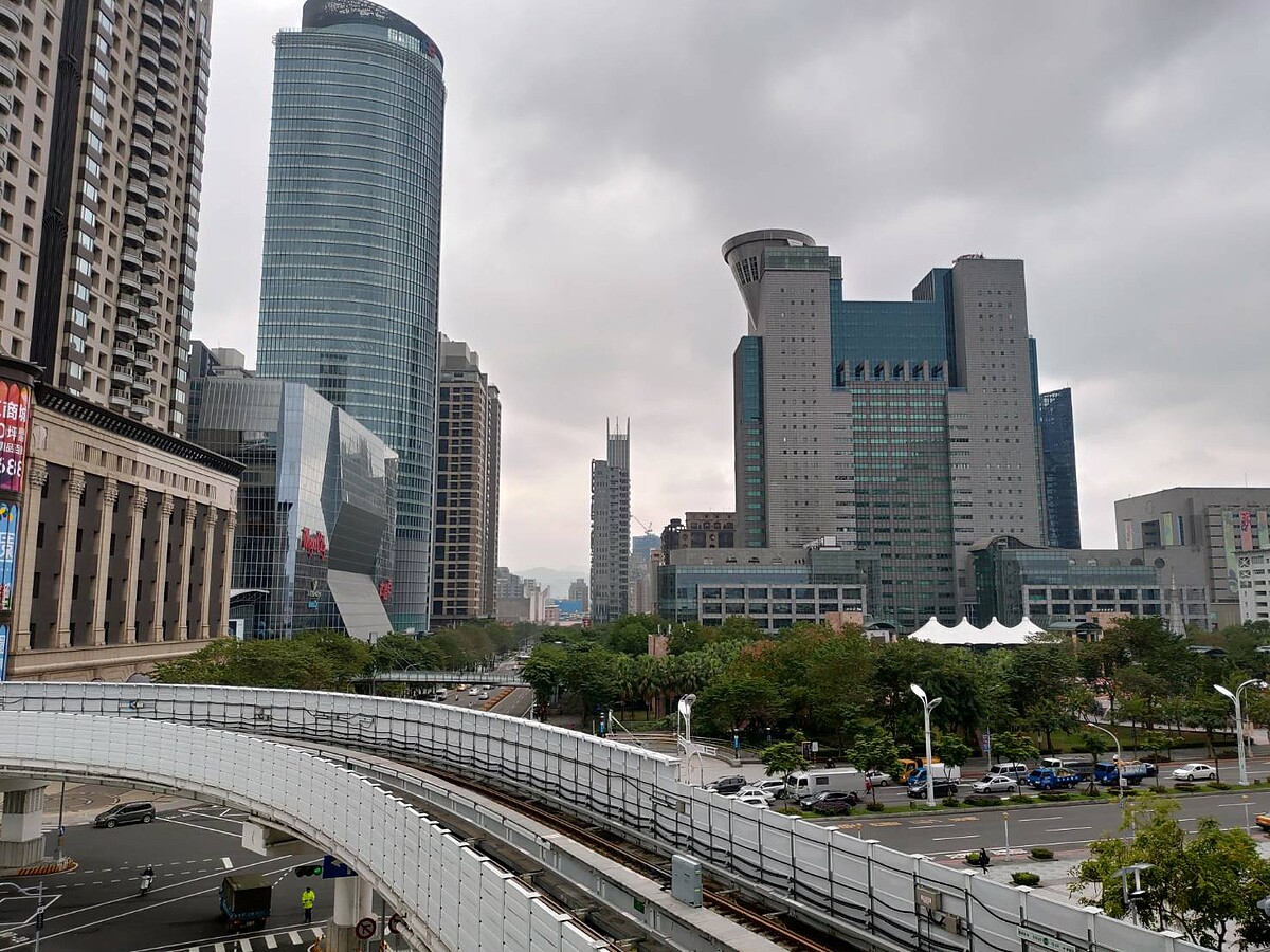 環狀線第一階段開通，板橋大遠百樂見其成，規劃系列活動迎新商機。