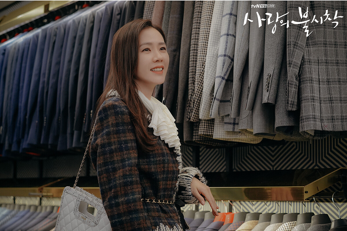 CHANEL 2019秋冬斜紋軟呢外套。