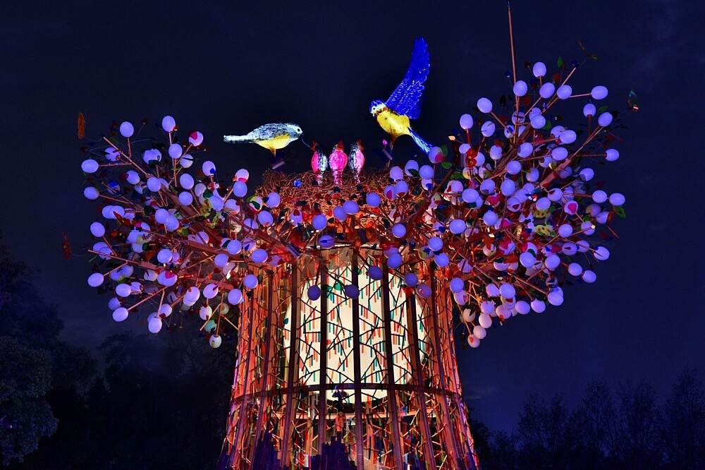 主燈《森生守護-光之樹》