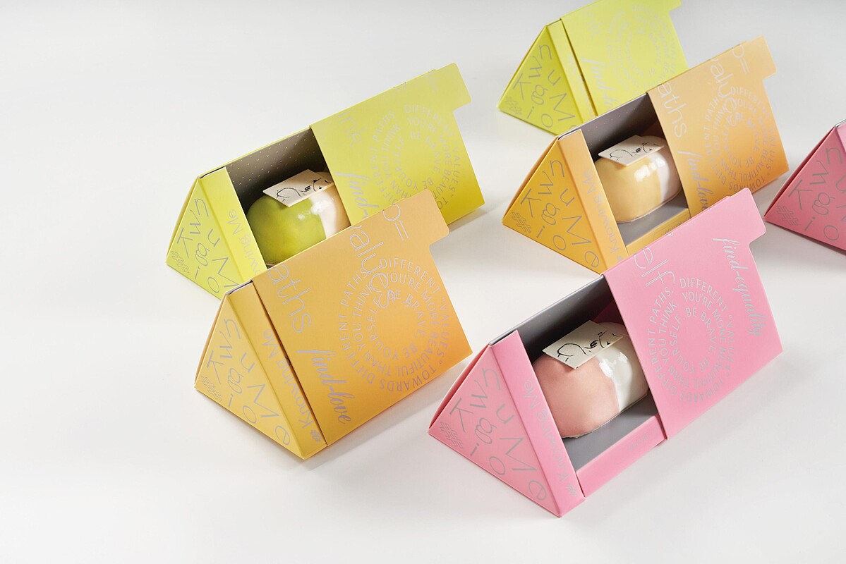 獲得超過40項國際設計大獎得主 劉經瑋設計師操刀 # Knowing Me外帶甜點盒包裝。