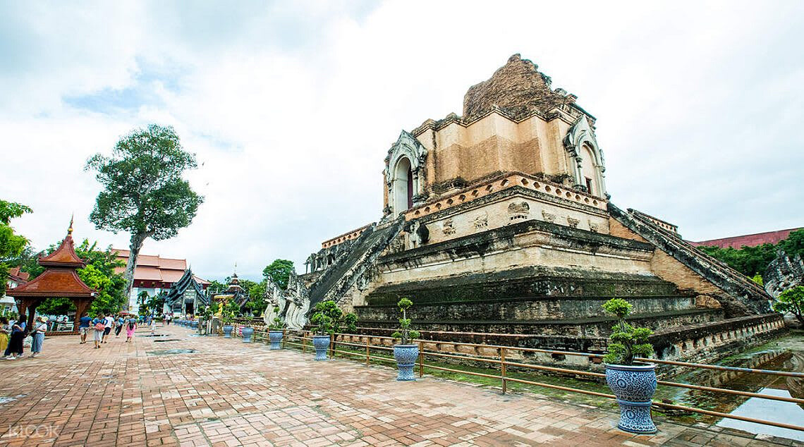 契迪龍寺是清邁市內最為著名也是最大的寺廟