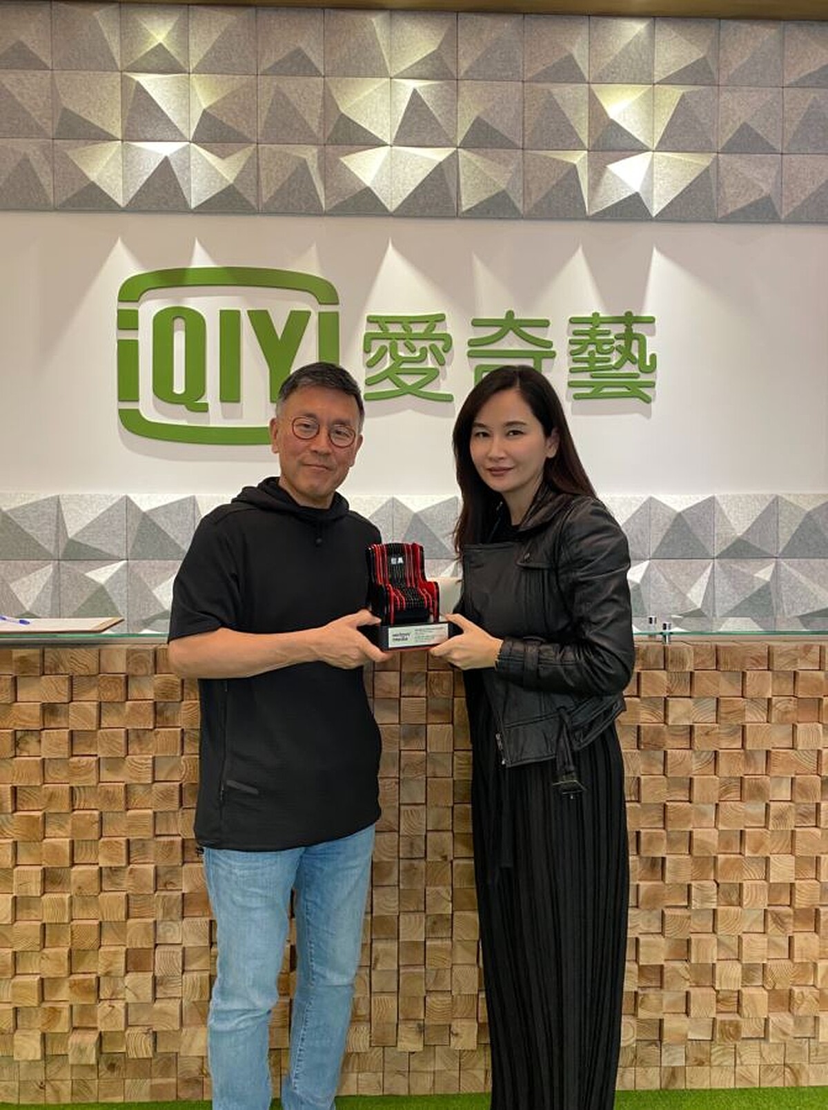 愛奇藝台灣站總經理楊鳴與實力媒體董事總經理楊靄雲