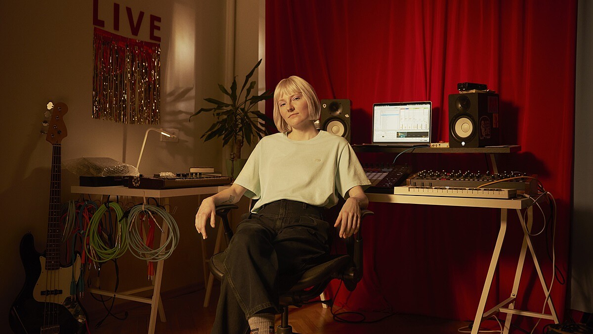 女性只要好好唱歌就好！莫斯科音樂製作人Jekka：「我們活在”性別”比”我是誰”更重要的世界…」