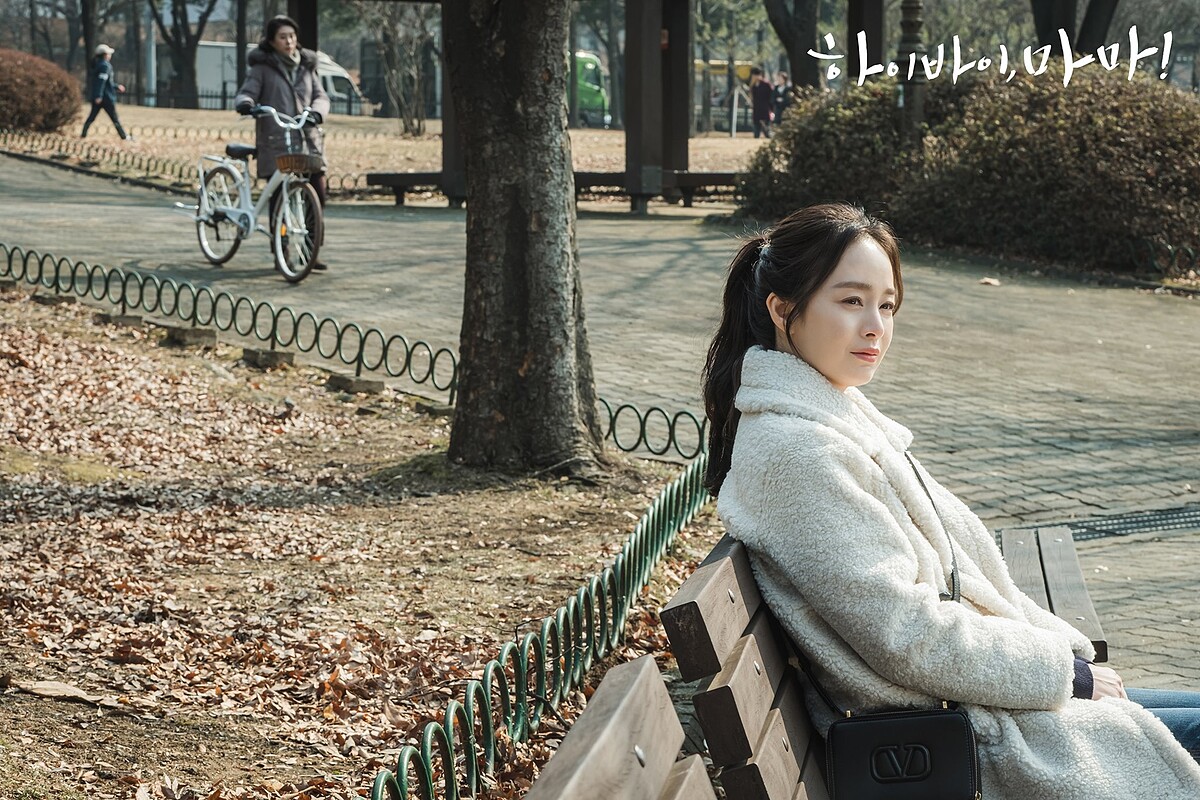 Valentino Garavani VSLING黑色相機包（NT$57,500）