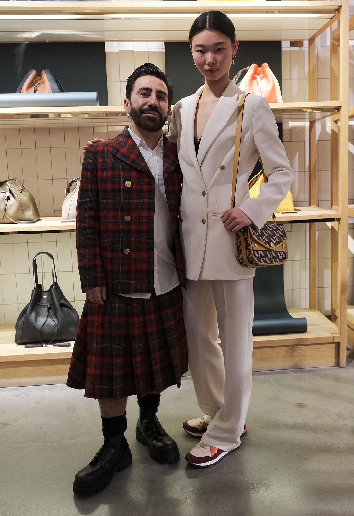 （左起）Johnny Coca與超模Mulan Bae