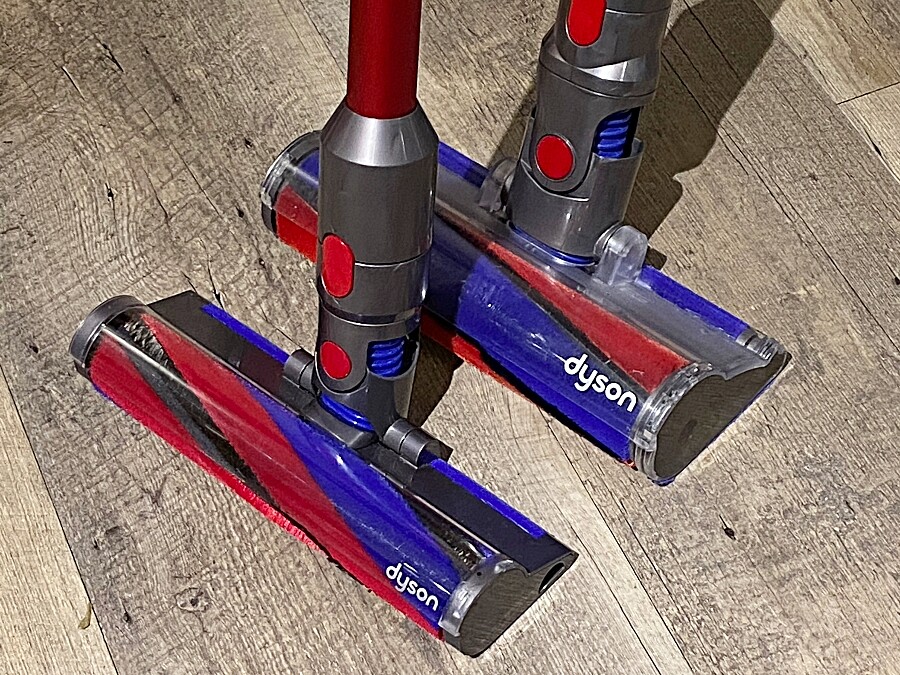 右邊為上一代Dyson V8 Fluffy