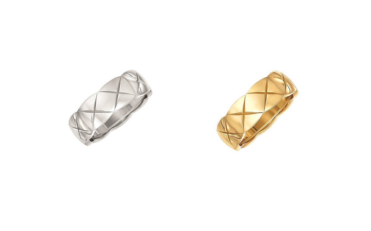 CHANEL COCO CRUSH小型款戒指：18K白金(左) / 18K黃金(右)。